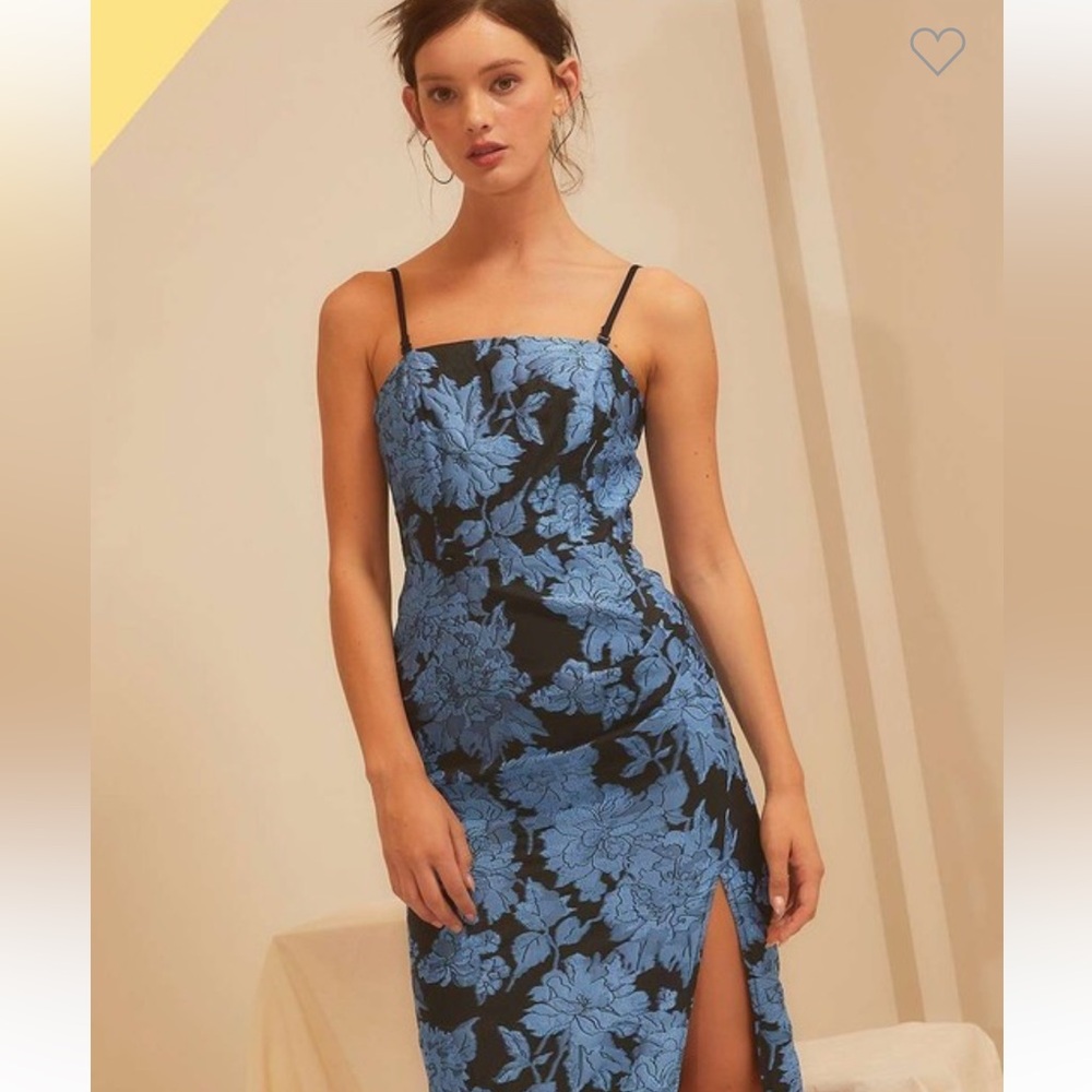 Gorgeous fancy blue dress.